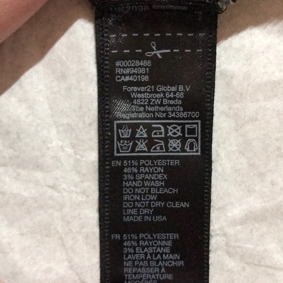 👚Forever 21 women’s 3/4 sleeves sweater - Picture 3 of 4